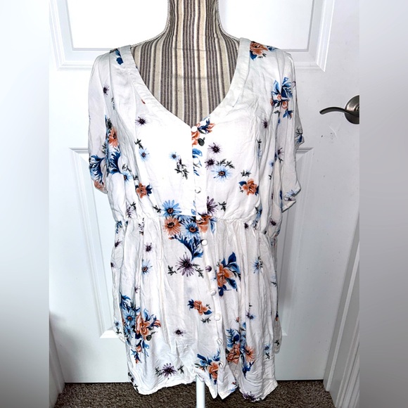 torrid Tops - Torrid White Floral Péplum Blouse